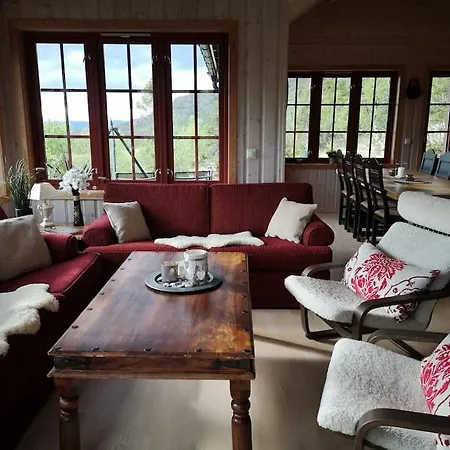 Holiday home Hoyfjellshytte